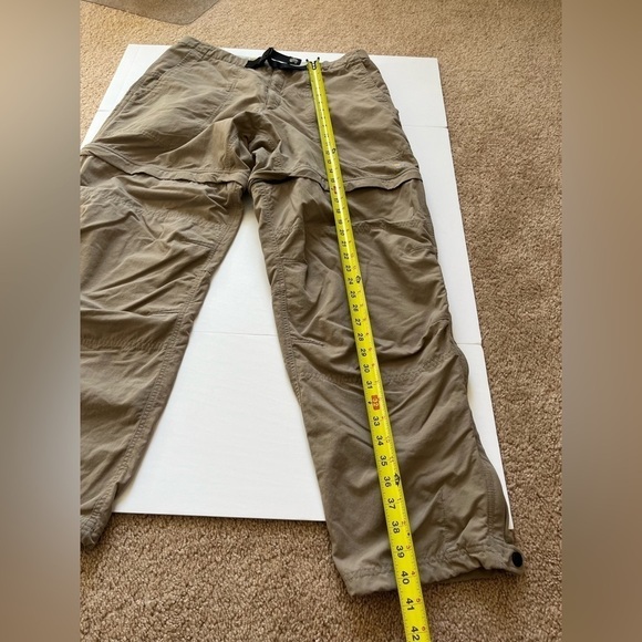 Mountain Hardwear Athletic Hiking Convertible Pants / Shorts Khaki Color Sz L - Picture 9 of 14
